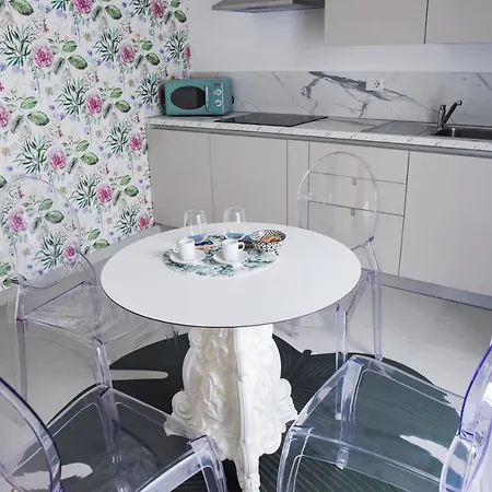 Corso Vittorio Elegant * Lípara