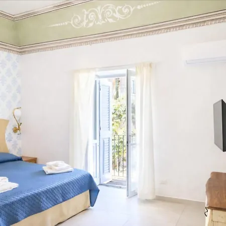 Corso Vittorio Elegant Lípara
